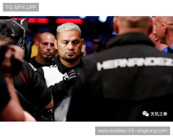 UFC选手纹身背后的深情——代表离世亲人的永恒纪念 UFC选手纹身背后的深情——代表离世亲人的永恒纪念