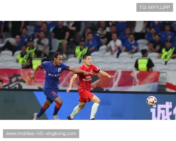 本特克头球助申花实现联赛反超 本特克头球助申花实现联赛反超