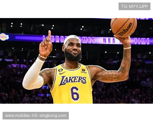 詹姆斯终场前冷静出手,湖人完成稳稳收官 詹姆斯终场前冷静出手,湖人完成稳稳收官