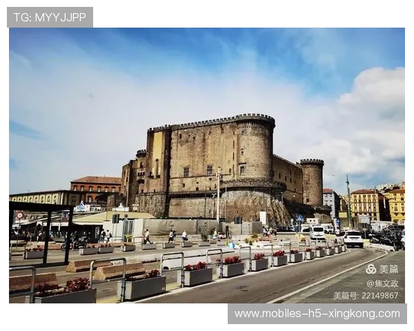 那不勒斯启动前场重建计划